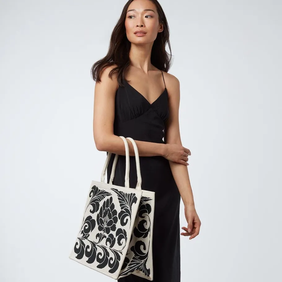 The Met Store Chinese Peony Oversize Structured Tote* Bags