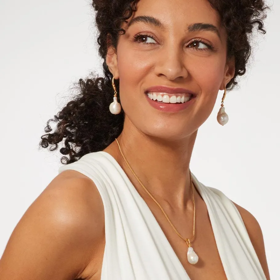 The Met Store Cypriot Twist Pearl Pendant Necklace* Necklaces