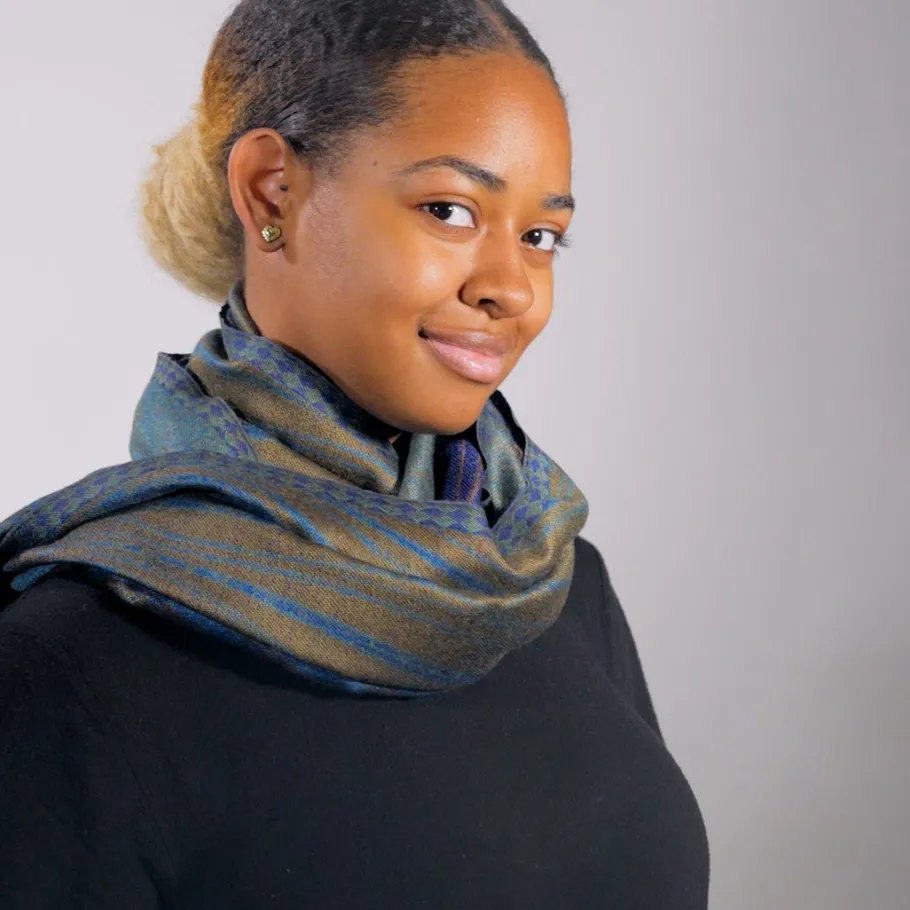 The Met Store Louis C. Tiffany Peacock Feather Wool-Blend Shawl* Scarves & Wraps